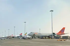 央媒观豫丨郑州新郑机场：“空中丝路”畅全球图片
