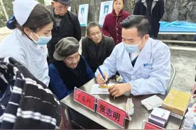 “长沙好人”张志明：9年走遍省内14个地市州，义诊1万余人次图片
