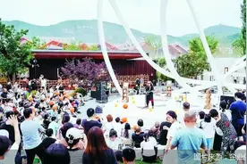 玩转明星流量 新城商圈主打“在地化”图片