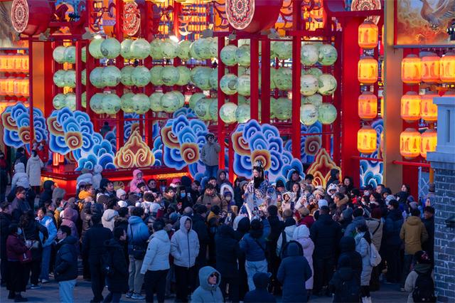 河头老街接待游客创新高