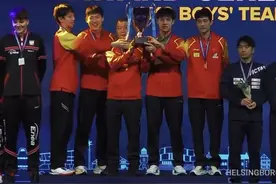 国乒独揽三冠！乒乓球世青赛，福建小将陈俊菘再夺世界冠军图片