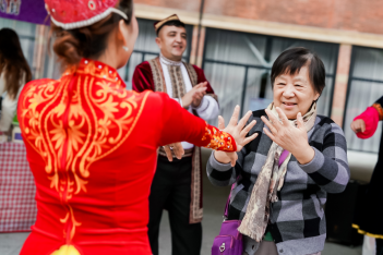 旋转！跳跃！新疆塔城地区在沪 “快闪” 推广，盛邀上海市民游客探索“油画塔城 草原圣地”