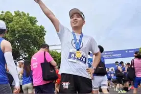 紫牛在现场|南京视障小伙跑完半马：曾经想都不敢想图片