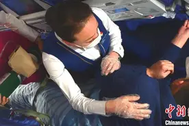 旅客突发晕厥抽搐 南航乘务组快速处置转危为安图片