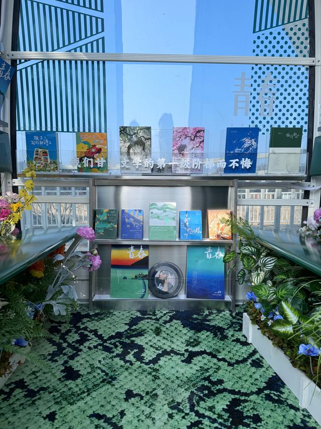 书店“搬进”摩天轮，快来云端触摸文学俯瞰金陵！