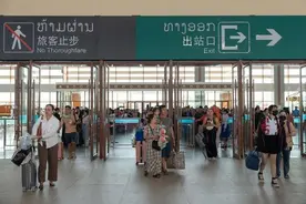 中老铁路开通运营三年：老挝籍员工是这样说的图片