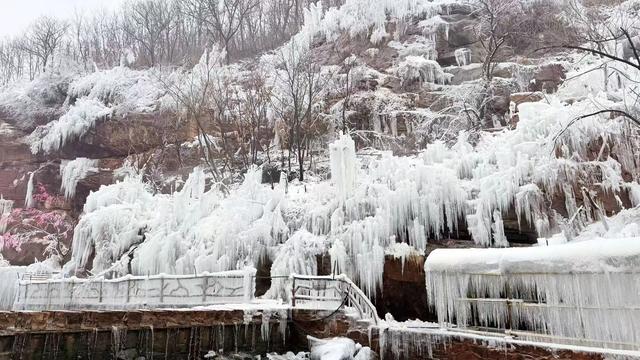 冬日限定！伏羲大峡谷冰挂进行时！