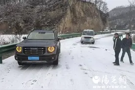 【五大曝光】典型事故案例——雪天驾车，坡道溜车发生交通事故负全责图片