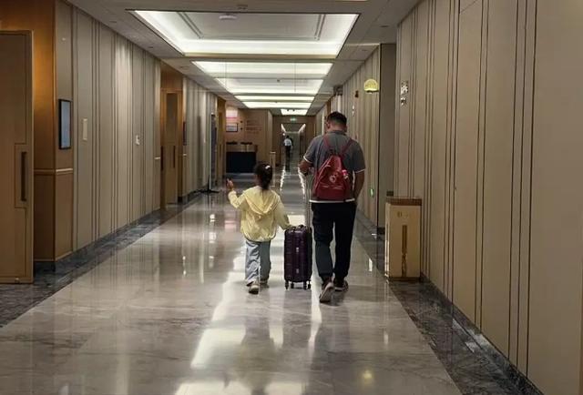 杭州秋假今日开启 第一批小学生已经出发