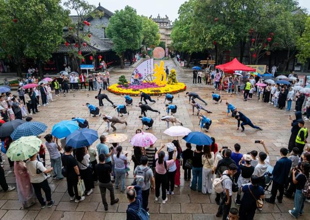 十一来台儿庄古城，共赴热血红色演艺之约！