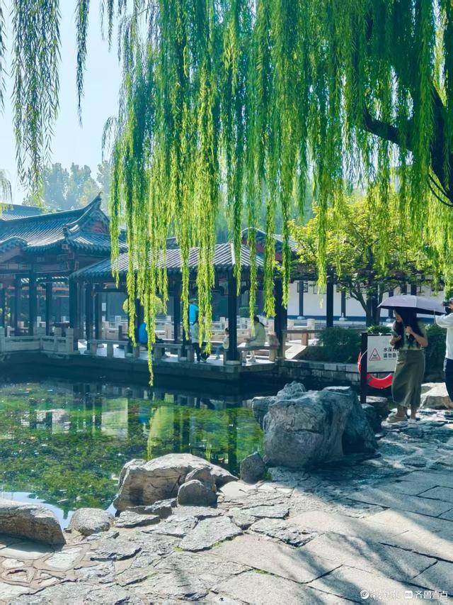 蓝天碧水五龙潭