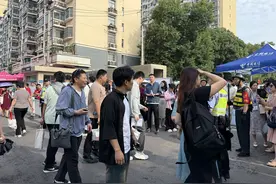 中考首日平稳开考 合肥考生从容应考图片