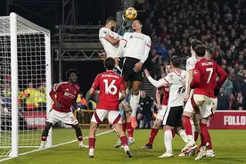 英超榜首大战  利物浦差点迷失于“森林”图片