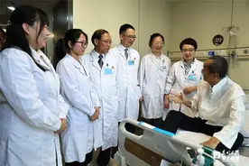 云南省首例人工心脏植入同期主动脉瓣置换术成功实施图片