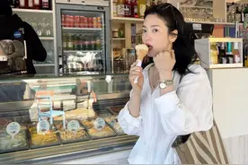 宋慧乔穿上热搜的这件衬衫，果然是提升气质的绝佳单品图片