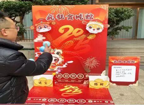 舞龙大会、民俗踩街、民俗展演、互动市集......安福县2026年喜迎新春文艺展演暨第四届民俗文化庙会预告来袭！