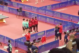孙颖莎女单再次打出11比0，与王楚钦男女混双13分钟晋级，赛后对手变粉丝合影图片
