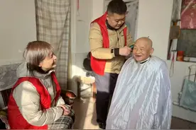 【志愿服务】上门理发暖人心 为老服务零距离图片