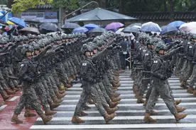 征召女性和老年男性入伍？韩国争论如何解决兵源短缺图片