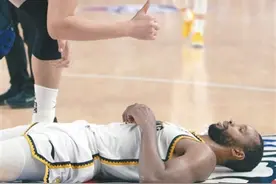 辽篮客场获胜拿下总冠军点！杨鸣：感谢全体队员的奋勇拼搏图片