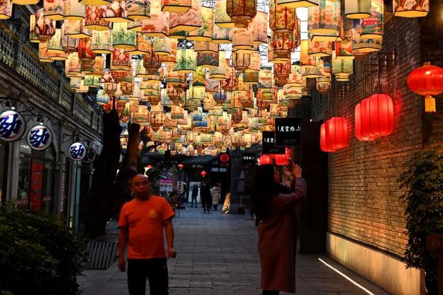 成都灯会集体官宣，期待值拉满~