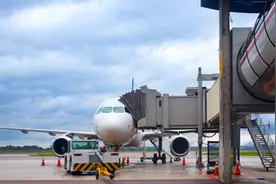 LATAM巴西考虑增加小型飞机，包括巴西航空工业E2和空客A220图片