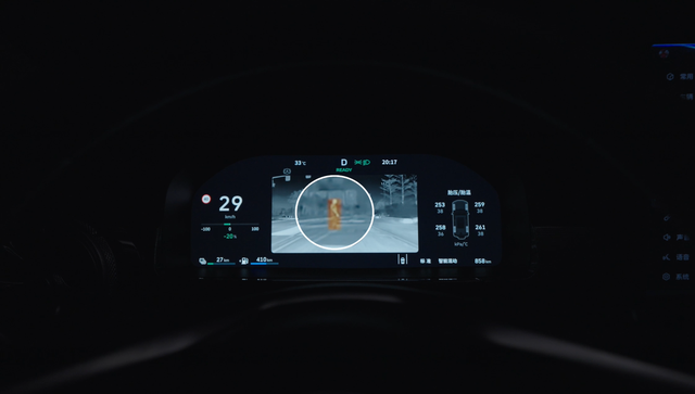 豹 5 最强对手来了！新款坦克 400 24.98万起售，汽油、柴油、插混全都有