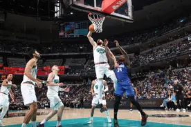 流浪三年的NBA“旅人”，在灰熊变身平民版大洛图片