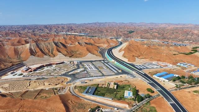 兰州水墨丹霞主题公路服务区下月投运