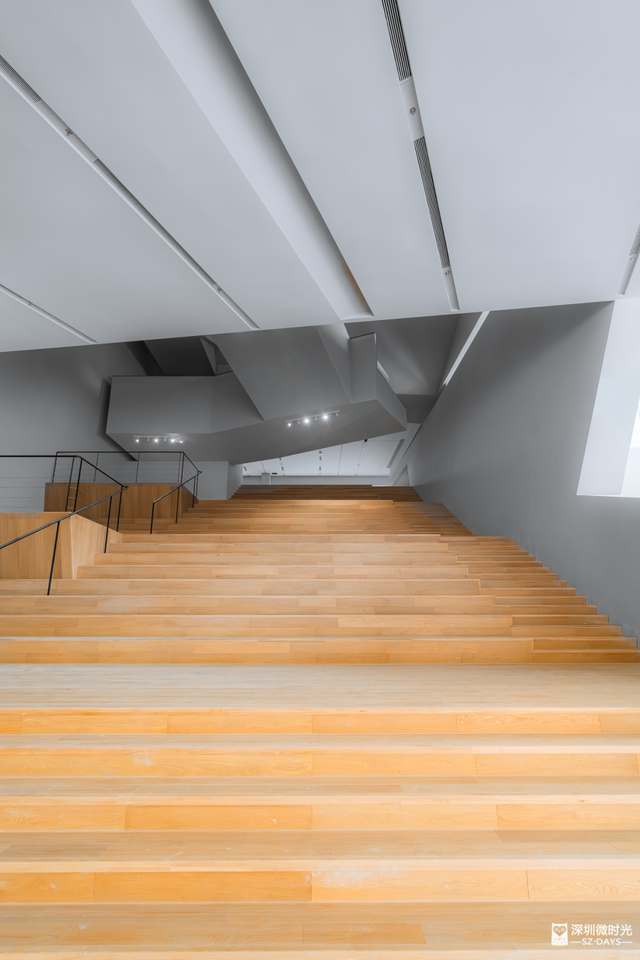 新地标！漂在水上的「白色山丘」，羡慕龙华人！