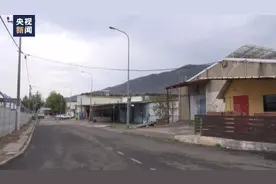 黎以临时边界交火持续 小城街道空荡少行人图片