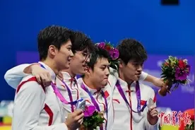 亚运赛场见证中国泳将争当时代弄潮儿图片