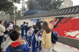 “哪吒彩绘”在宝安西乡“横空出世”图片