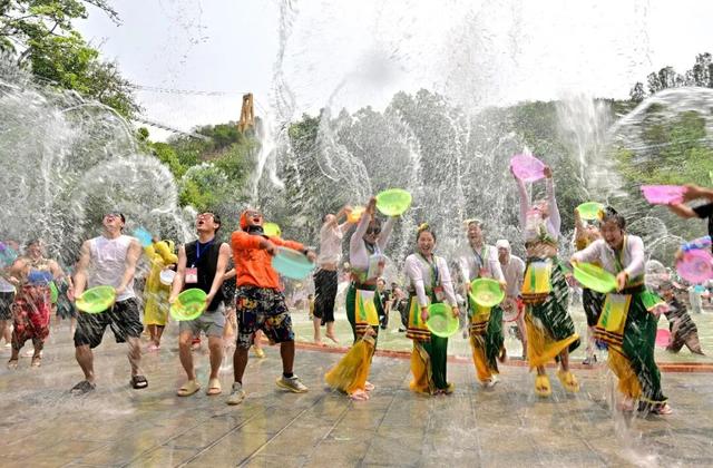 骐骥驰骋开远道，文旅扬帆正当时