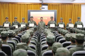 荣誉闪耀兵之初！汕头潮南区新兵带着“第一份荣誉”奔赴军营图片