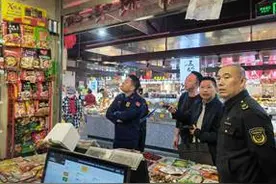 携手共筑农贸市场安全防线！市南区开展农贸市场消防及用电安全专项检查图片