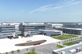 “新三样”乘风破浪 记者探访北汽制造厂 看这家老牌汽车企业如何抢占新赛道图片