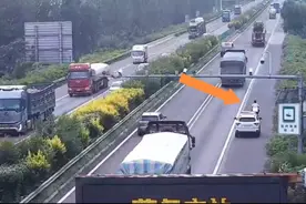 外卖骑手误上高速  交警暖心救助护送图片