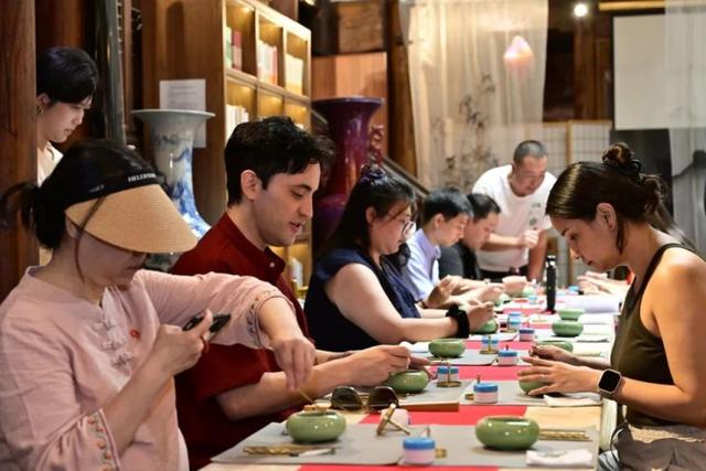 中外网络达人深度打卡副中心！艺术馆、美食、咖啡…看了都想去