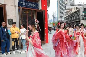 从上海大世界到上生·新所，五一假期，演艺消费“溢出”上海地标图片