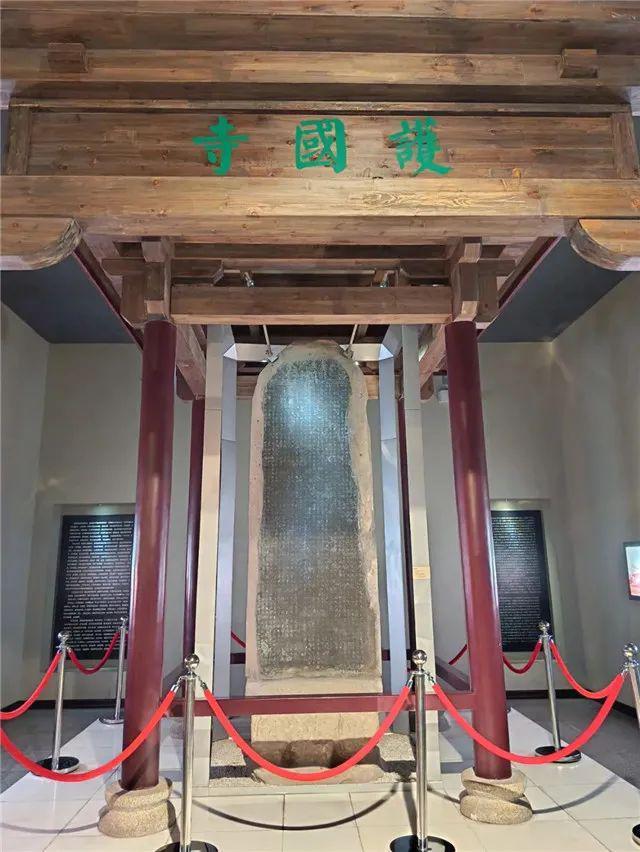 天马行空　自在武威