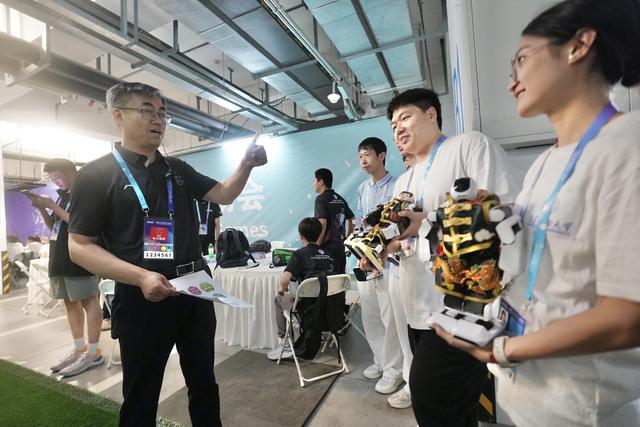280支赛队远超预期，机器人运动会为啥这么火