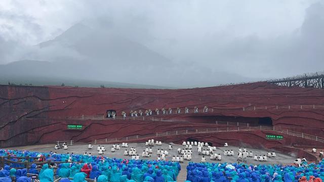 中外嘉宾边走边看边点赞：沉浸式体验丽江文旅与非遗魅力