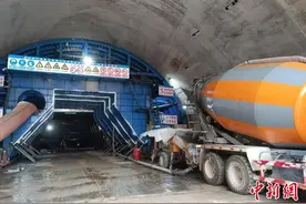 “粤西要道”阳信高速板塘岭隧道右洞主体全部完工图片