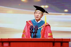 南科大校长薛其坤寄语2024届毕业生：以创新为炬，照亮远大前程！图片