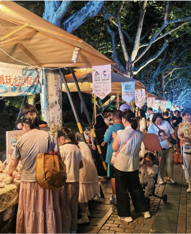 “杭儿风”吹到了夜市？就问哪家是“顶流”