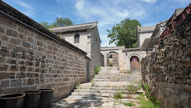 陈赓等曾穿过这个“将帅之门”，豫北小村竟是抗战时期地下交通线要塞！| 寻镇中原·红色小镇之豫北篇⑦