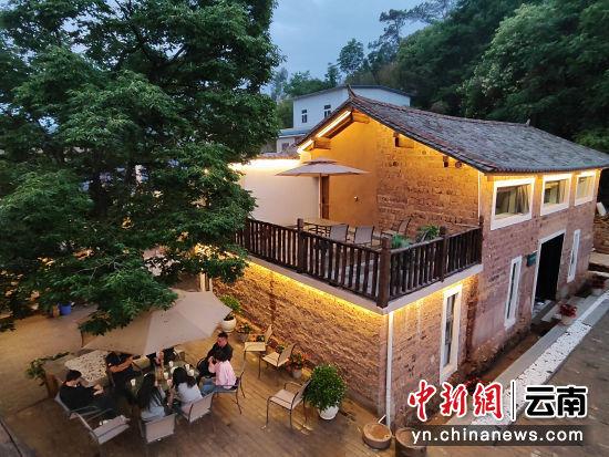 山水田园间，老房焕新颜，嵩阳旅居兴业两相宜