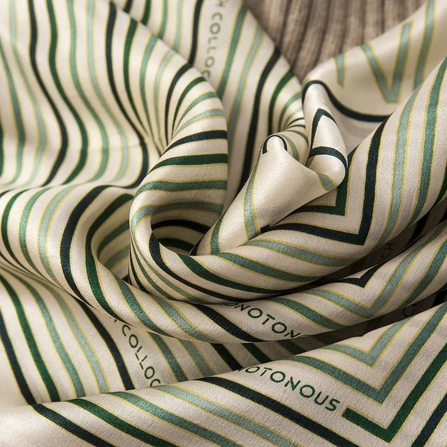 用一条丝巾，把百元单品穿出千元效果