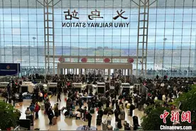 （新春走基层）浙江客流最大县级火车站春节假期发送旅客逾12万人次图片